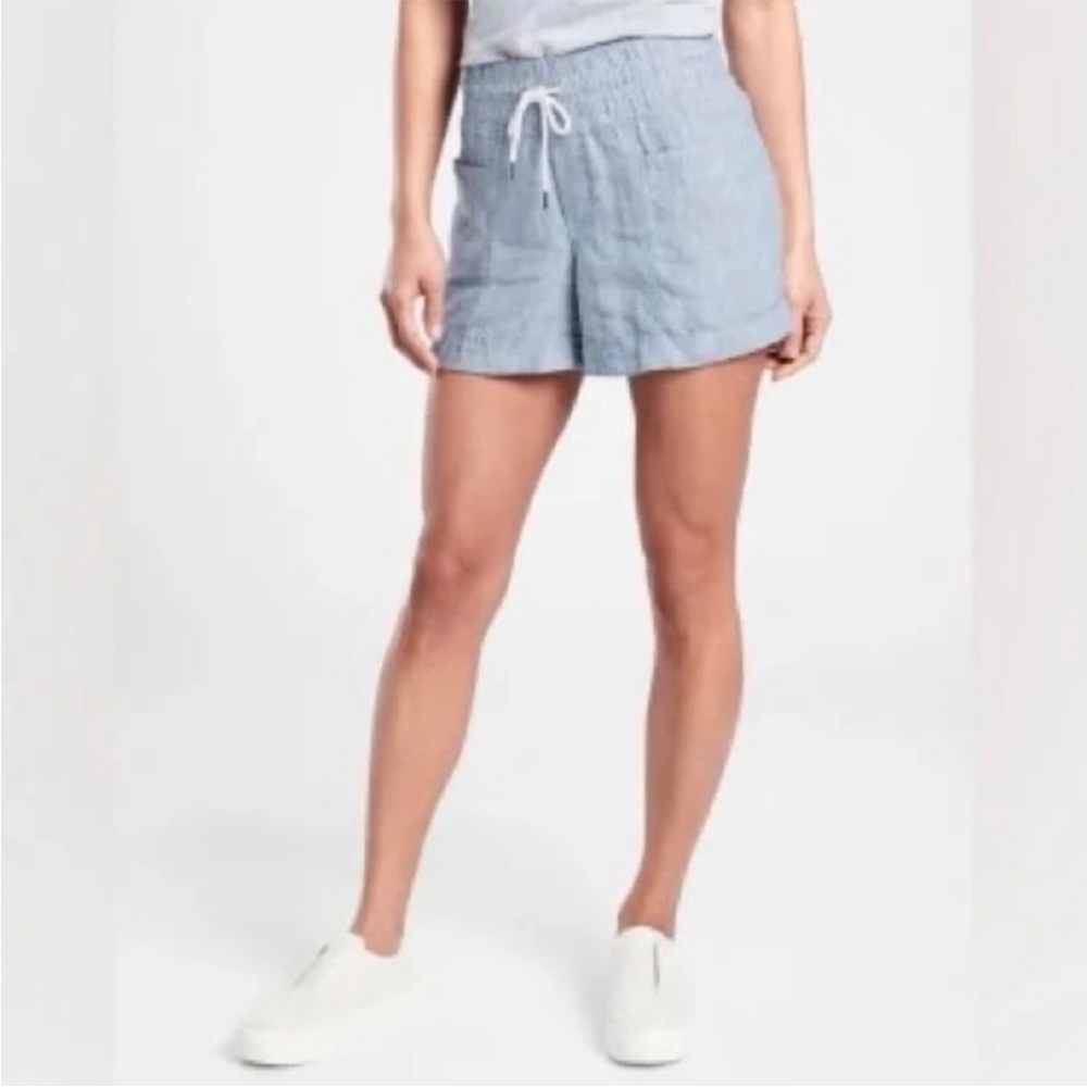Athleta Cabo Linen 4” Shorts. Light blue. Size 4.